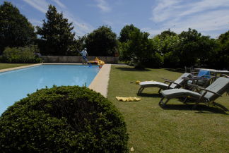 baden im Pool mit Quellwasser, gesund, sauber, das ganze Jahr Badeurlaub Quinta